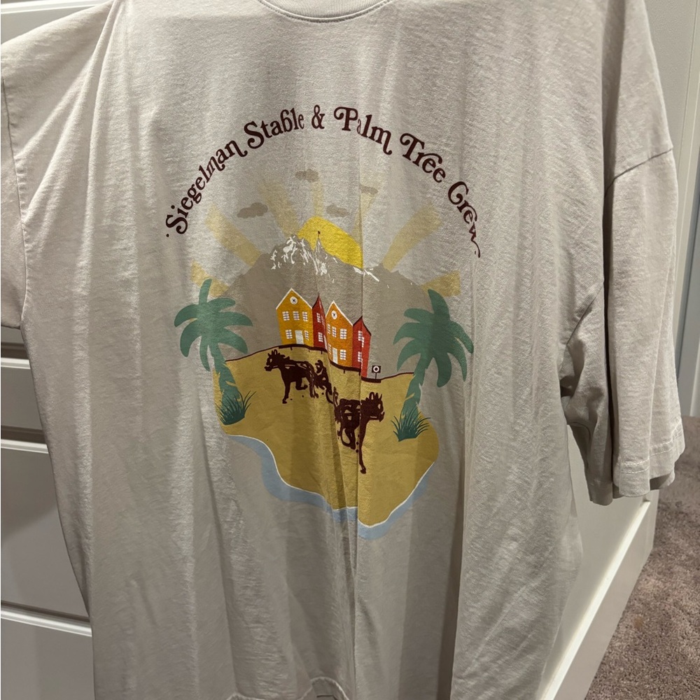 Gray Graphic Tee with Palm Tree Design